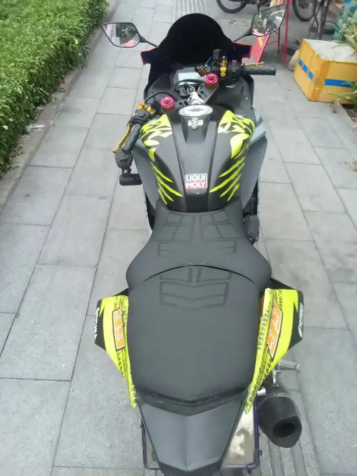 Yamaha R15 V3
