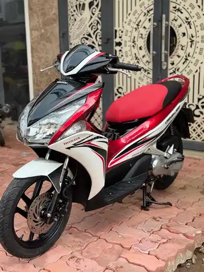 Honda Air Blade 2012 красно-бело-черный