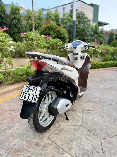 Honda SH Mode 2019 белого цвета