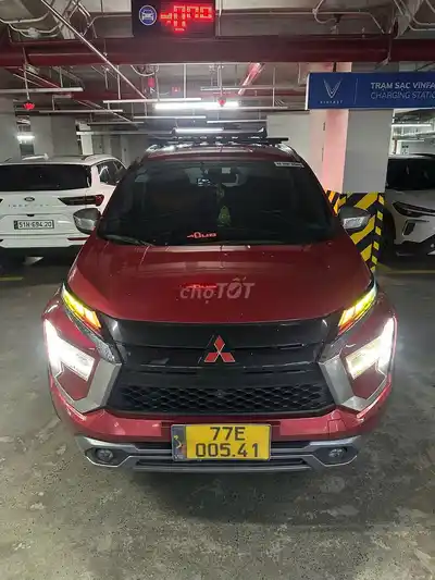 Mitsubishi Xpander Premium 2023 Красный 110.000 км