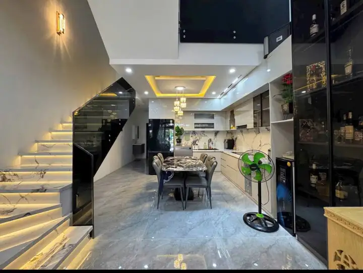 Дом 2 этажа: 3 спальни 4wc 100m2