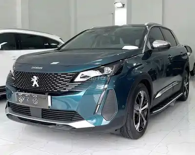 Peugeot 3008 Premium 2024 Синий 13 000 км