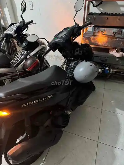 Honda Air Blade 125 2023 черный матовый 59000 км