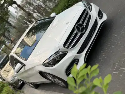 Mercedes-Benz C200 2016 Белый 90000 км