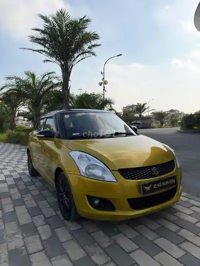 Suzuki Swift 2016 RS 90 000 км Жёлто-лимонный
