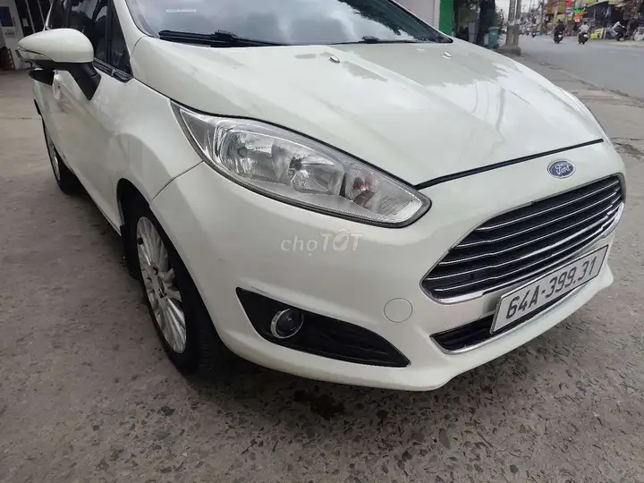 Ford Fiesta 1.5 AT 2014 белый автомат