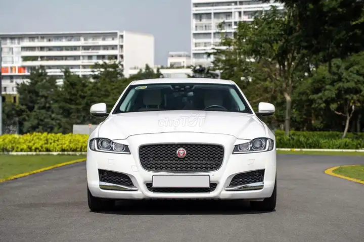 Jaguar XF Pure 2017 - 40 000 миль