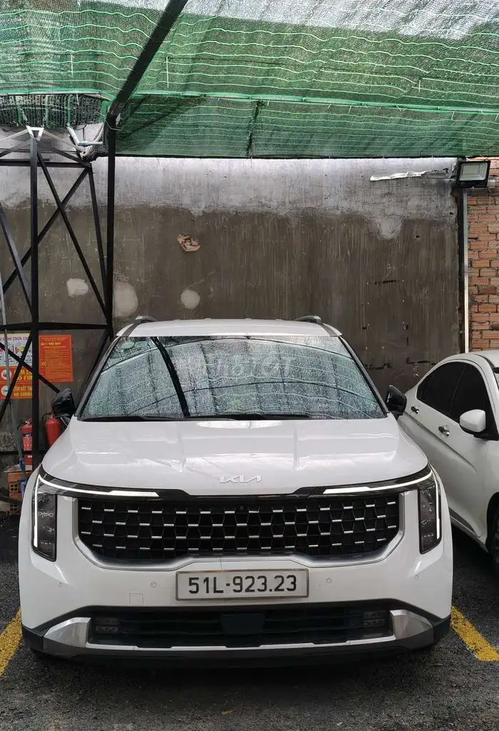 KIA Carnival 2025 Белый 8 мест Автомат 62.909 км