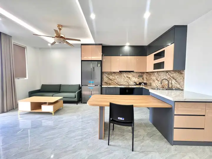 Аренда пентхауса с 1 спальней и 2 балконами, 80 м²