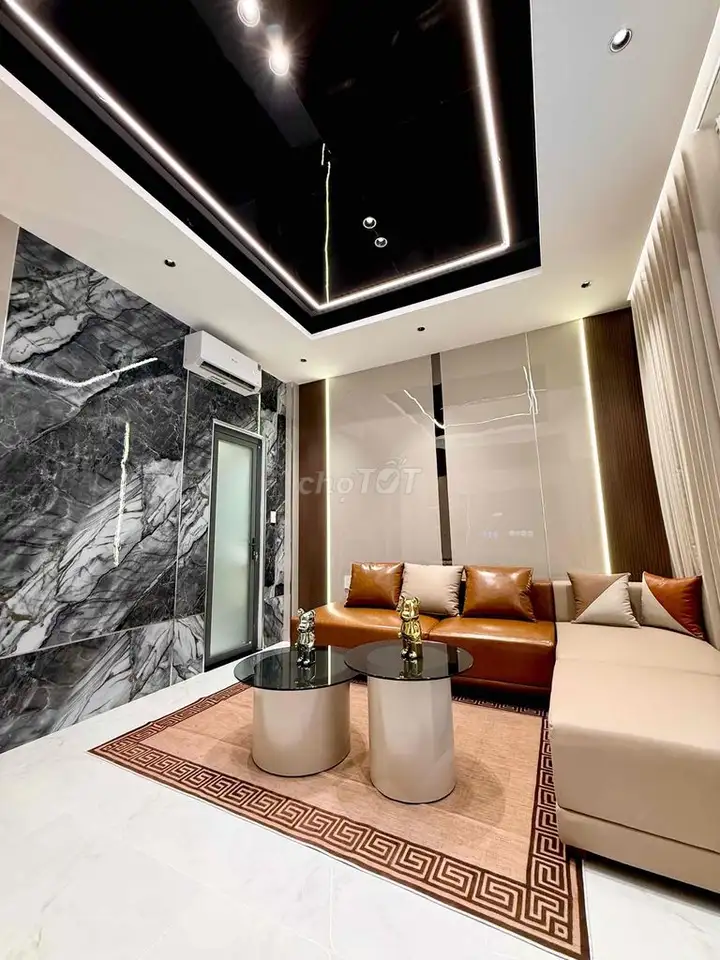 Дом 4 этажа, лифт 500 кг. 541/77 Huỳnh Văn Bánh, район Phú Nhuận