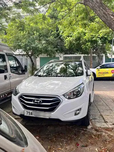 Hyundai Tucson 2013 белый, 90 тыс. км, импортный