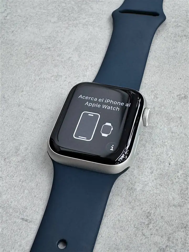 Apple Watch SE (GPS, 2-го поколения) 40 mm