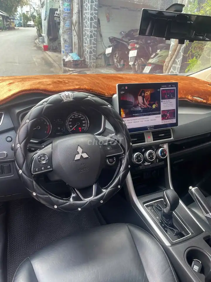 Mitsubishi Xpander Premium 2020 Серебристый 60 тыс. км