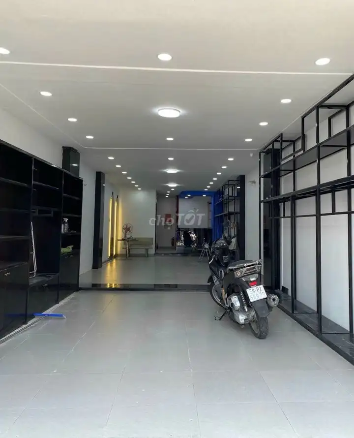 Дом с подъездом для авто, 32/6A Bui Dinh Tuy, Пх. 12, р. Бинь Ттхань