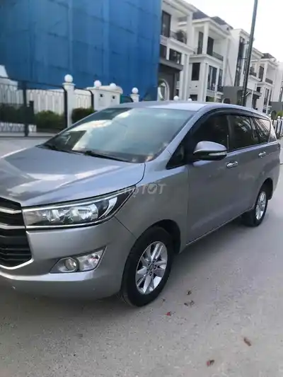 Toyota Innova E конец 2016 г., механика, в отличном состоянии