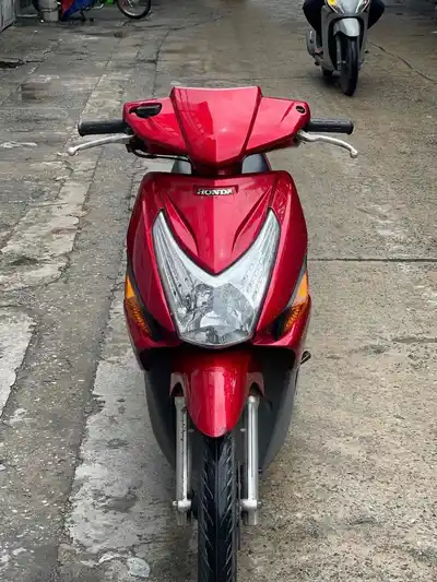 Honda Click, 2 цвета (красный), 6 спиц, последняя модель