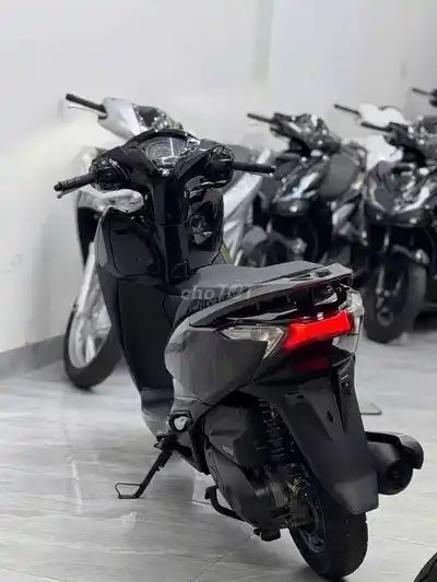 Honda Lead 125 4val черного цвета