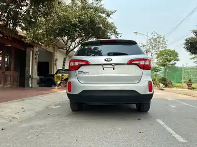 Kia Sorento 2015 2.4L бензин серебристый 160000 км