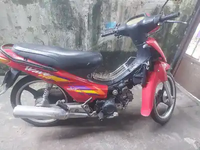 Красный Honda Wave Nhỏ на бензине