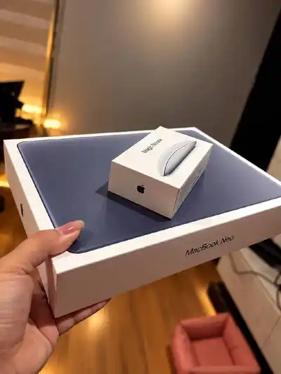 MacBook Neo 8/256 ГБ