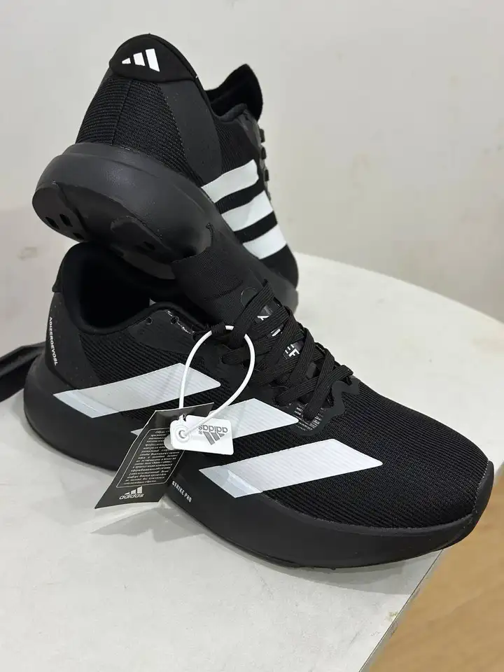 Кроссовки Adidas новые