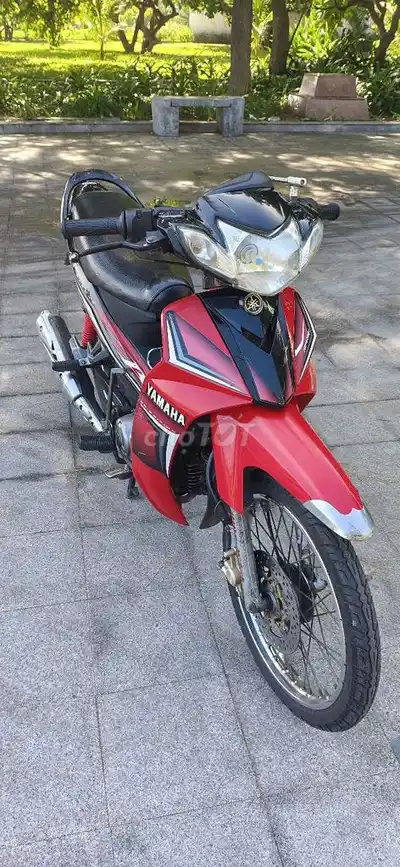 YAMAHA SIRIUS КРАСНО-ЧЁРНЫЙ