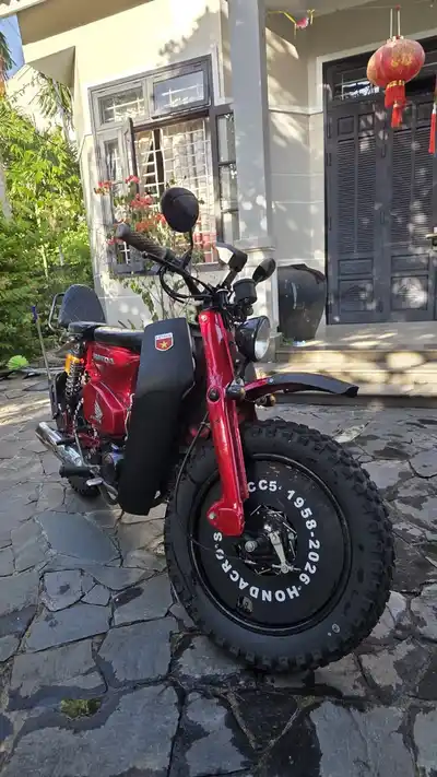 Honda Super Cub Custom Deluxe 50