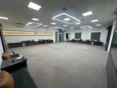 Аренда фасада на улице Дьен Бьен Фу, район Бинь Тхань, площадь 300 кв.м