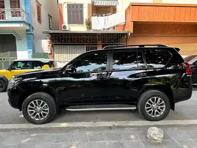 Toyota Land Cruiser Prado 2021 106220 км Черный