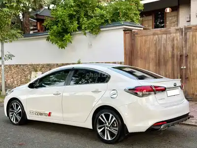 Kia Cerato 2018 1.6MT 70 тыс. км Белый