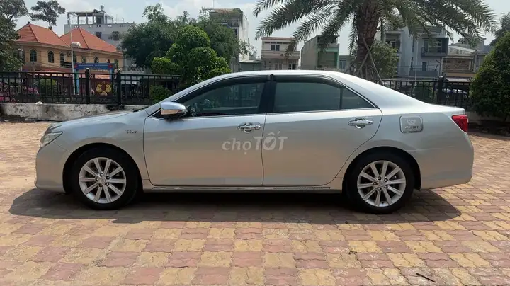 Toyota Camry 2013 2.5G серебристый