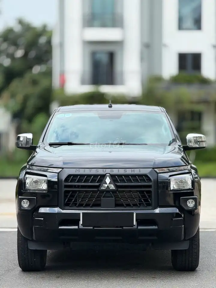 Mitsubishi Triton GLX 2.5AT 4x2 2024 Черный