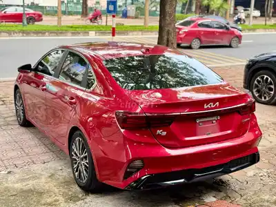 Седан Kia K3 1.6 Luxury 2022, красный, 65000 км