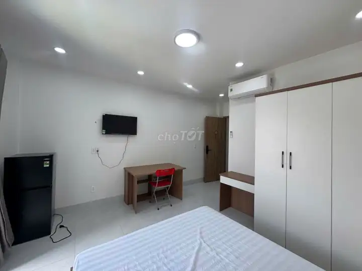 Собственник сдает 1-комн. 30 м² с балконом, лифт, заезд для авто, новая квартира