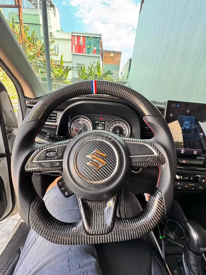 Suzuki XL7 2022 белый автомат Индонезия