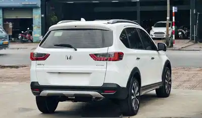 Honda BRV 2024 версия L 1.5L 7 мест Белый