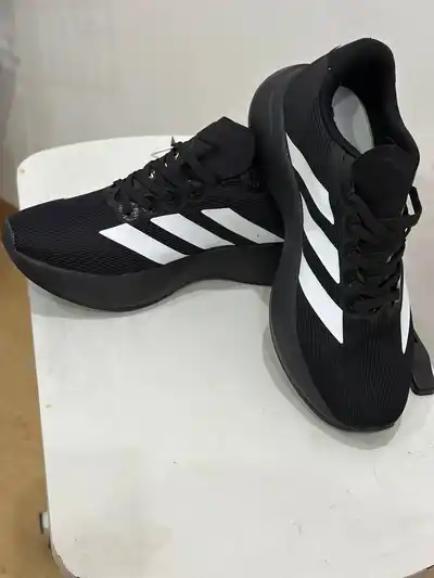 Кроссовки Adidas новые