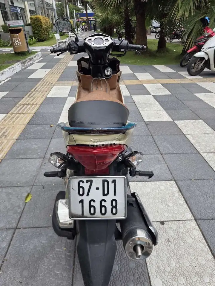 Yamaha Nouvo 4, скутер, красно-золотой