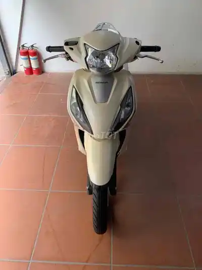 Honda Vision 2024 Классический кремовый