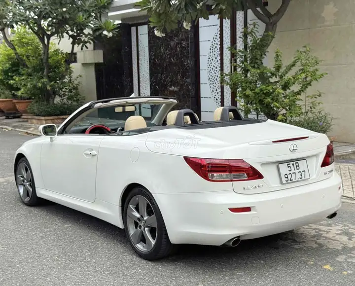 Lexus IS 250C 2010 Белый 79000 км