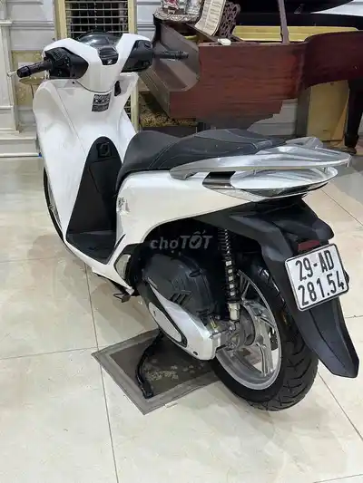 Мотосалон XE MÁY 68 - Honda SH 125 Abs 2020 Белый