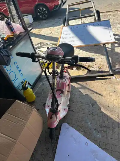 Складной электросамокат Hồng rằn ri, нет зарядки, ручка газа сломана