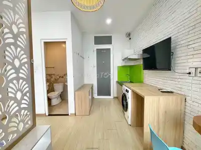Комната 30м2 в центре Хайчау, полный комплект мебели