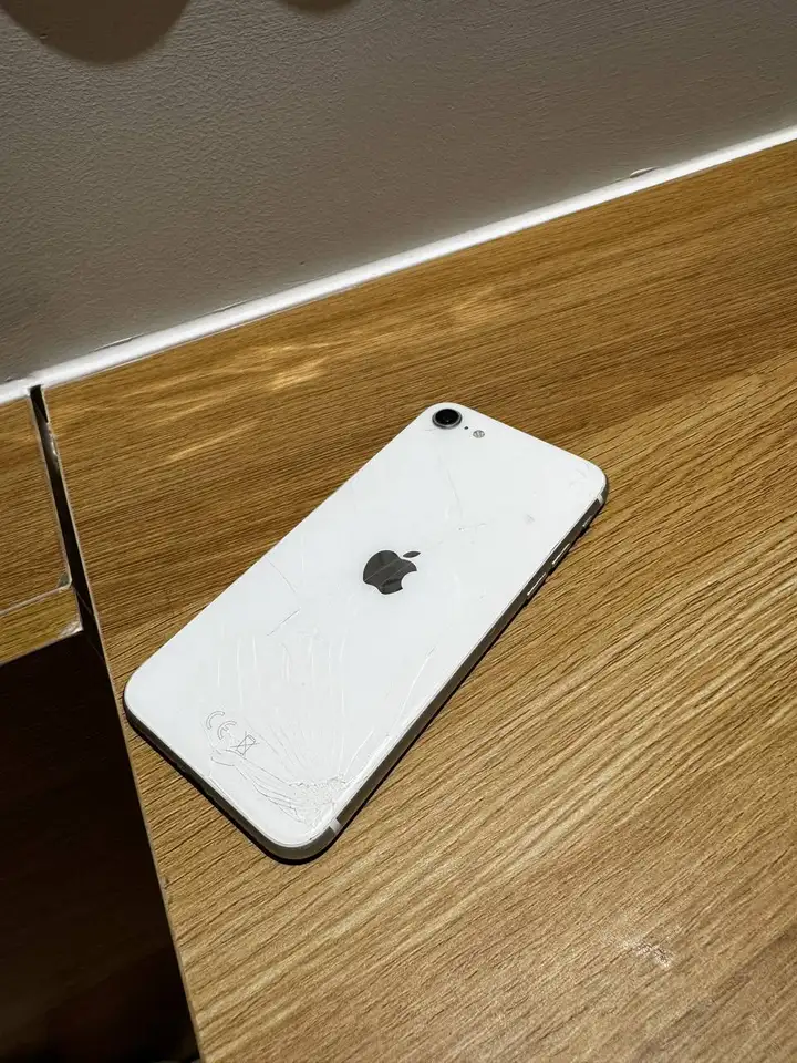 iPhone SE 2020 64 ГБ