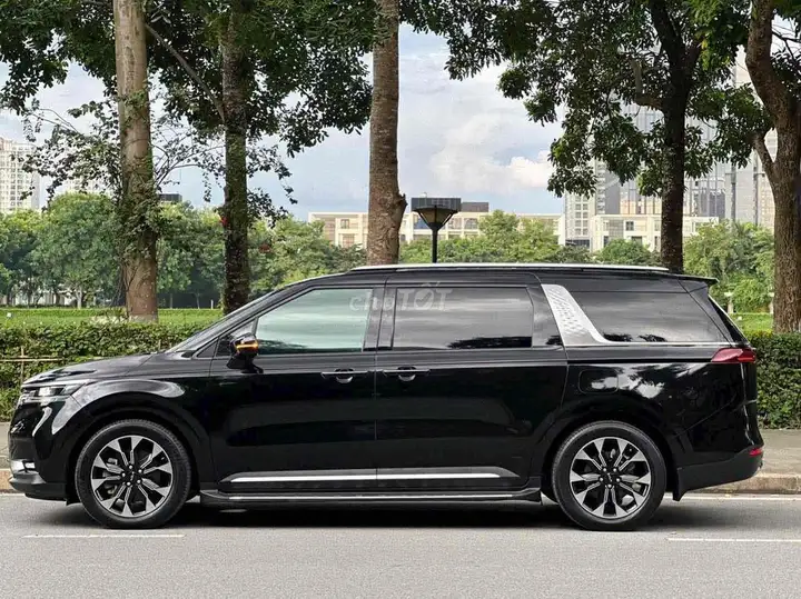 KIA Carnival Signature 2024 дизель максимальная, отличное состояние