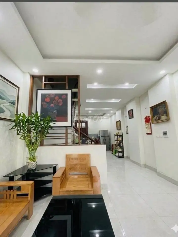 Дом на ул. Ту Динь, 50 м², 5 этажей, въезд для авто