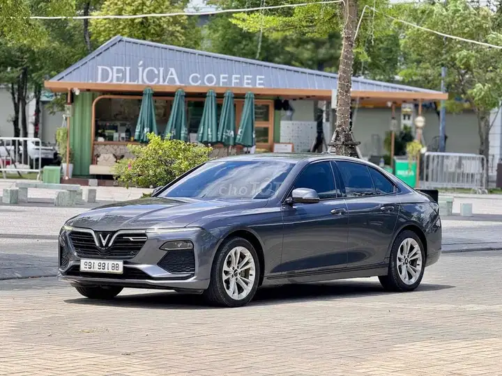 VinFast Lux A Base 2019, отличное состояние, новые шины