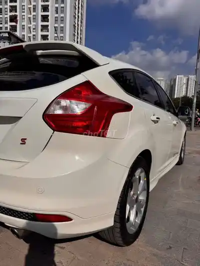 Ford Focus 2.0S Sport 2014 110 000 км, белый
