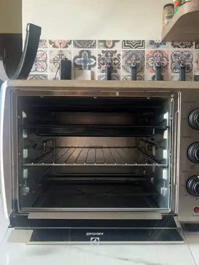 Электрическая духовка Electrolux EOT30MXC