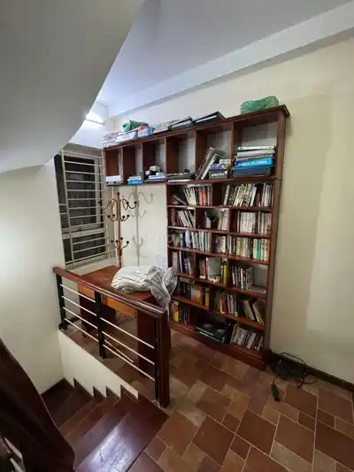 Дом 5 этажей в аренду на улице Ван Као, 34 м², парковка у входа